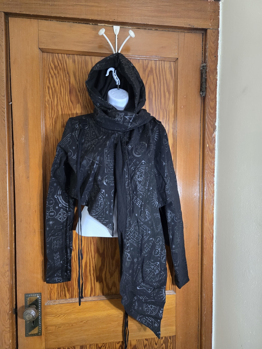 Killstar Black Patterned Crop Hoodie with Asymmetric Hem, XL